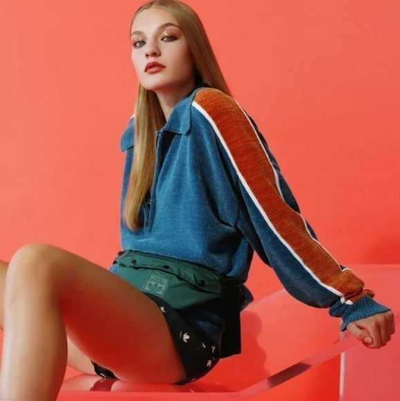 Urban Outfitters Juno Velour Half-Zip Sweater - Picture 3 of 11